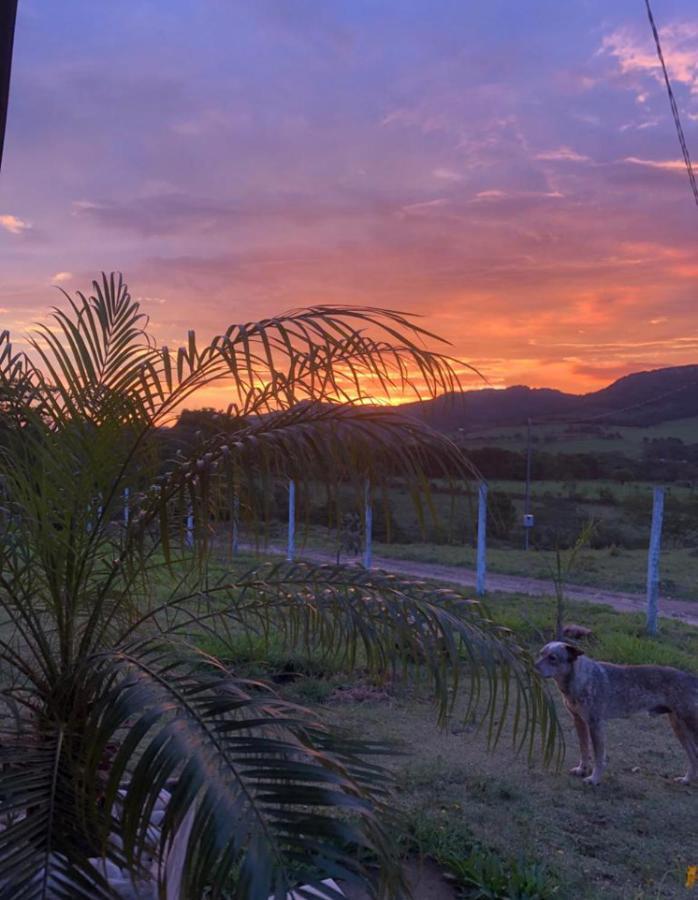 Chalés de Hórus São Tomé das Letras Esterno foto